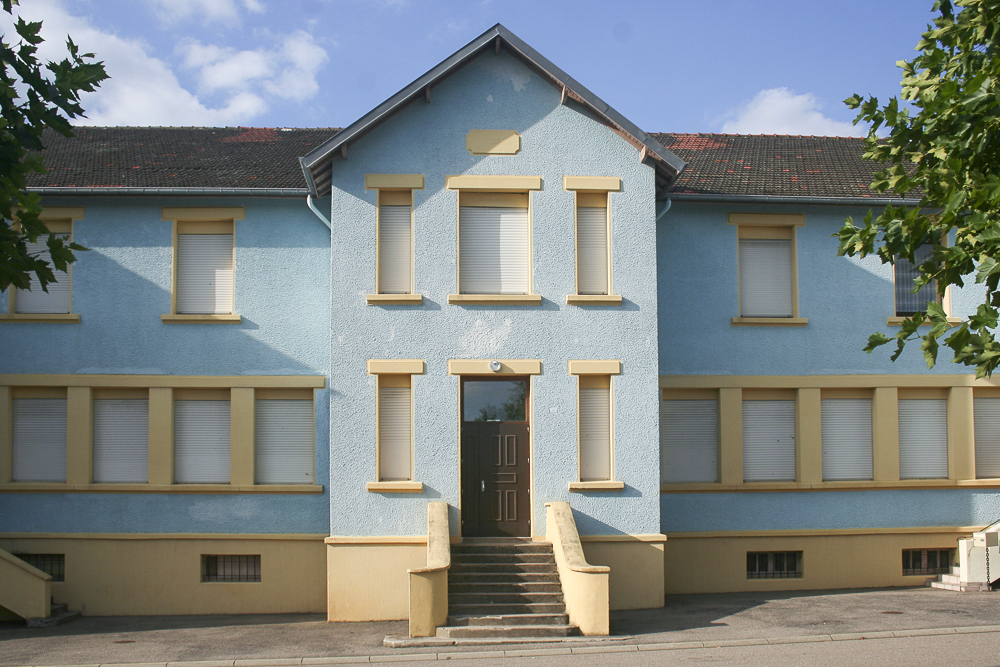 Ligne Maginot - ELZANGE - (Camp de sureté) - Le bâtiment pour une compagnie qui subsiste de nos jours - Michel Teiten