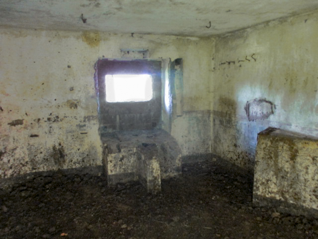 Ligne Maginot - B746 - CROIX DE TRELON EST - (Blockhaus pour canon) - Intérieur du blockhaus. - Randonneur62