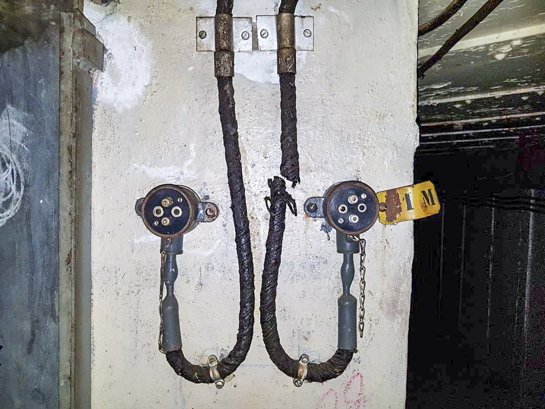 Ligne Maginot - GORDOLON (GN) - (Ouvrage d'artillerie) - Bloc 2
Prises téléphoniques