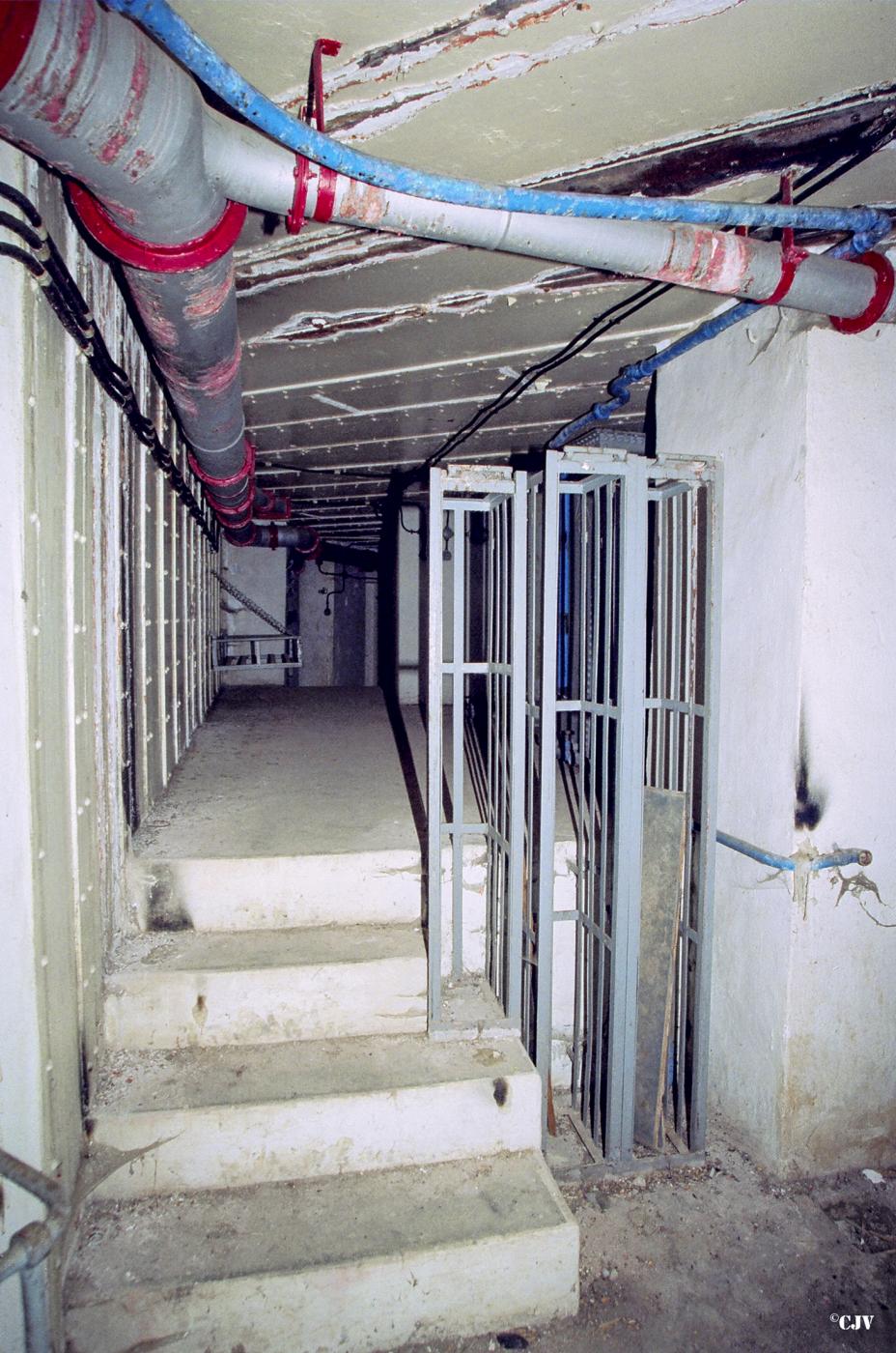 Ligne Maginot - GORDOLON (GN) - (Ouvrage d'artillerie) - Bloc 2
Etage supérieur
Le passage au-dessus de la chambre de tir des mortiers