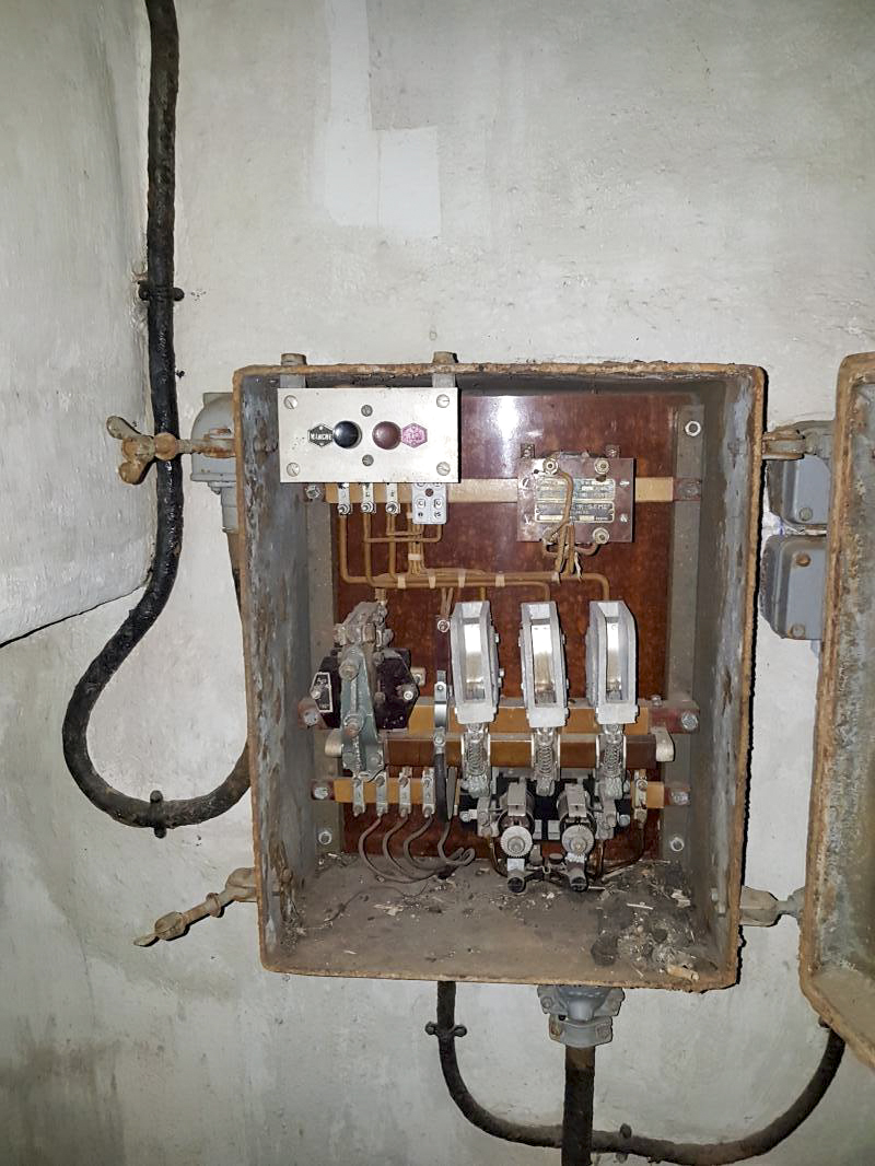 Ligne Maginot - GORDOLON (GN) - (Ouvrage d'artillerie) - Bloc 2
Equipement électrique