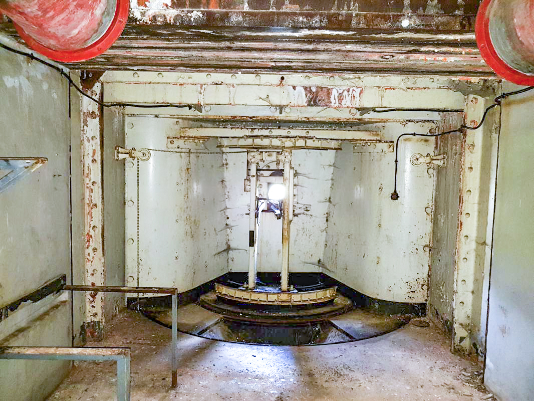 Ligne Maginot - GORDOLON (GN) - (Ouvrage d'artillerie) - Bloc 3
Chambre des 75mm (vide)