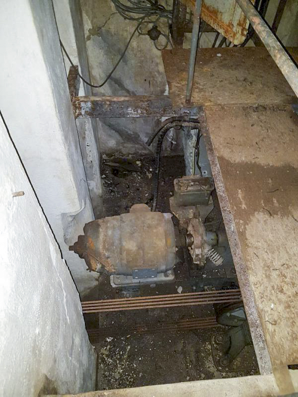 Ligne Maginot - GORDOLON (GN) - (Ouvrage d'artillerie) - Bloc 3
Etage inférieur
Machinerie du monte charge