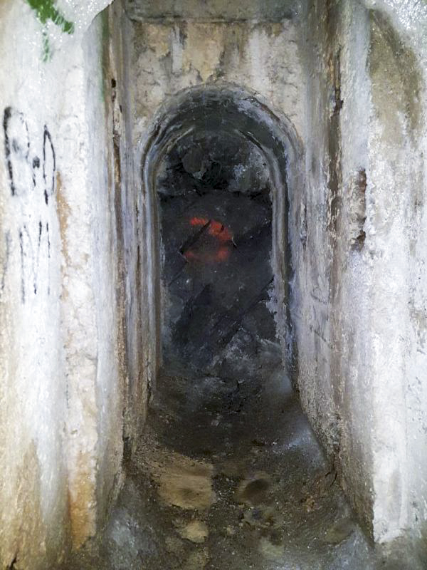 Ligne Maginot - GORDOLON (GN) - (Ouvrage d'artillerie) - Galerie d'assèchement
Puits non débouchant. Située dans le prolongement du dépôt mortuaire - ELLENA-CUNY