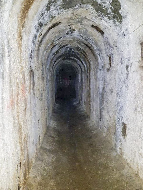 Ligne Maginot - GORDOLON (GN) - (Ouvrage d'artillerie) - Galerie d'assèchement
Puits non débouchant. Située dans le prolongement du dépôt mortuaire