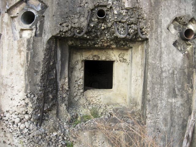 Ligne Maginot - CEZF-4 - SARRE UNION NORD-EST - (Casemate d'infanterie - Double) - Créneau mitrailleuse