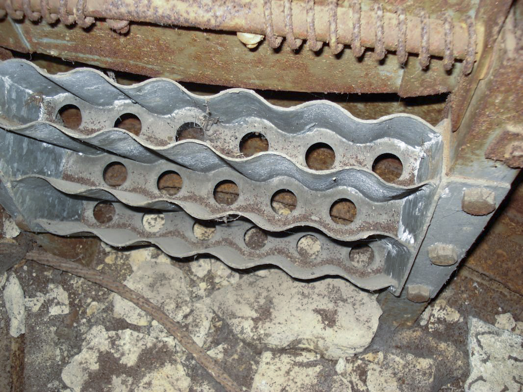 Ligne Maginot - GUERLETTE - (Casemate d'infanterie - double) - Cloche AM, siège et stockage d'obus 25mm