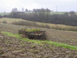 Ligne Maginot - KAJEL - (Blockhaus pour arme infanterie) - Le blockhaus vu depuis la route.