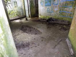 Ligne Maginot - GRAND PAQUIS - (Casemate d'artillerie) - Chambre de tir
Les fixations pour les bêches