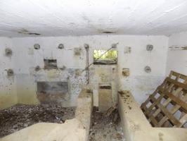 Ligne Maginot - 82BIS - LA NIVRAGNE NORD - (Blockhaus pour canon) - Face frontale, créneaux Hotchkiss et AC