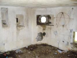 Ligne Maginot - MF11 - N - LA HATRELLE - (Poste GRM - Maison Forte) - L'intérieur, angle frontal/gauche