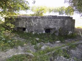 Ligne Maginot - 5 - BELLEVUE SUD - (Blockhaus pour arme infanterie) - Face frontale.
A noter, le créneau droit tire légèrement vers le droite.
