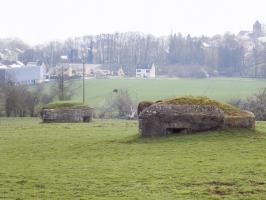 Ligne Maginot - 15BIS - PAMBOUR - (Blockhaus pour canon) - 15bis à gauche, R7 à droite. Pris du nord-ouest