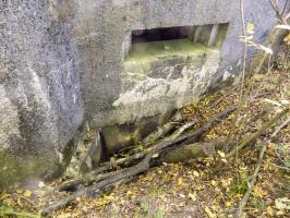 Ligne Maginot - 201 - LA NIVRAGNE OUEST - (Blockhaus pour canon) - Face frontale créneau AC et le puits sous le créneau
