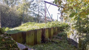 Ligne Maginot - DIGUE DE REMERING 1 - R114 - (Blockhaus pour arme infanterie) - Palplanches entre le blockhaus et le barrage