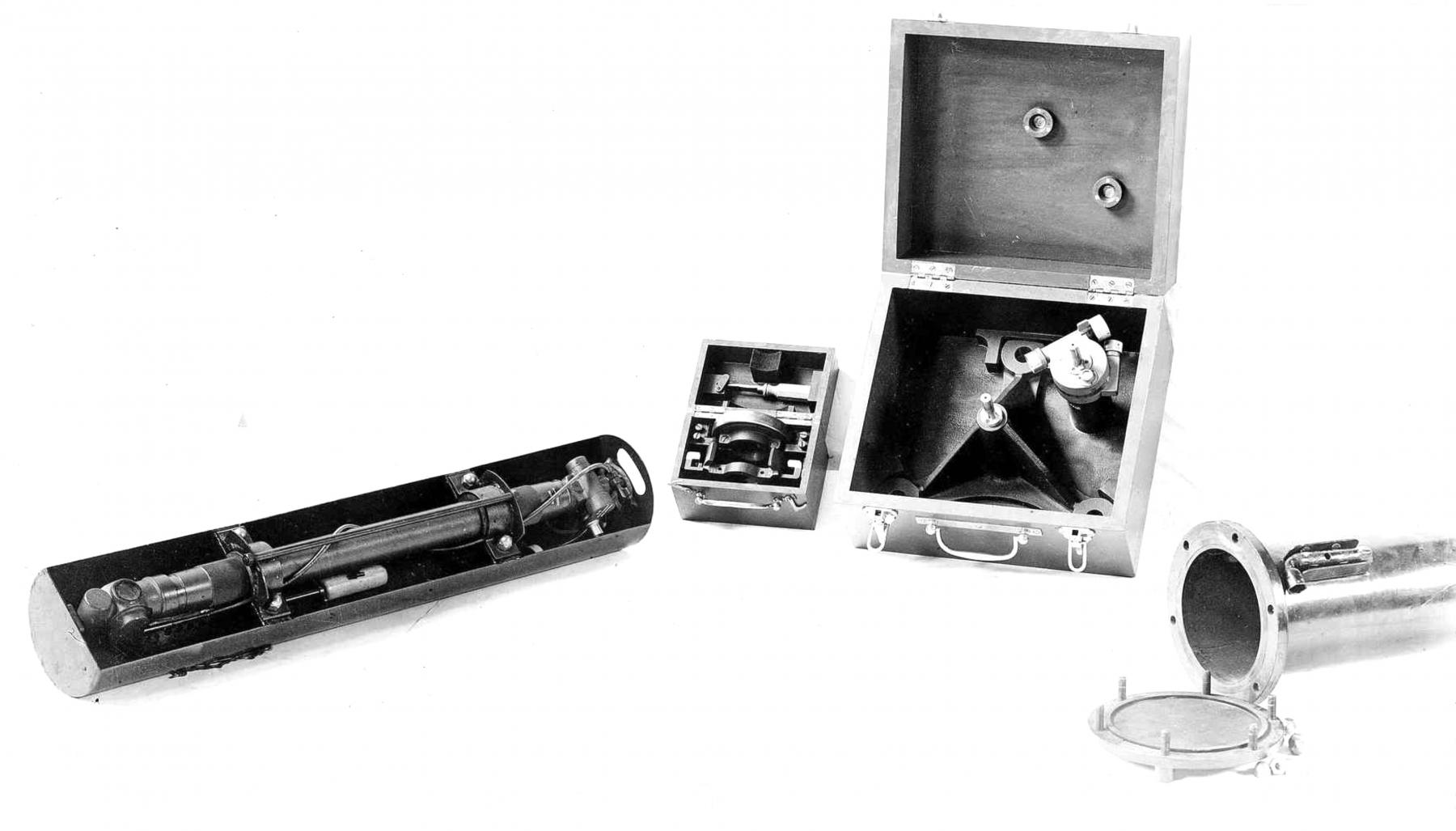 Ligne Maginot - Periscope de secours P8 - Conditionnement du périscope, boite étanche et boites accessoires
Photo extraite de la notice sur le périscope P8 d'aout 1936