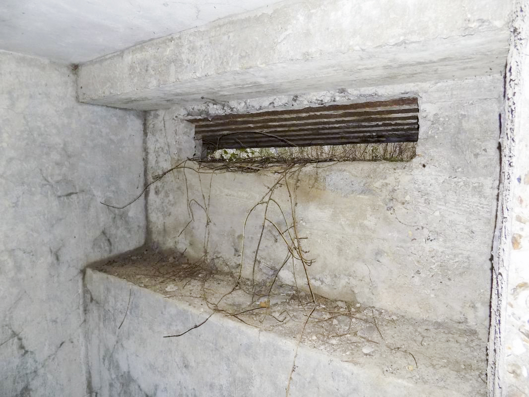 Ligne Maginot - 103 - CHATEAU BELLEVUE - (Blockhaus lourd type STG / STG-FCR - Double) - Créneau observation