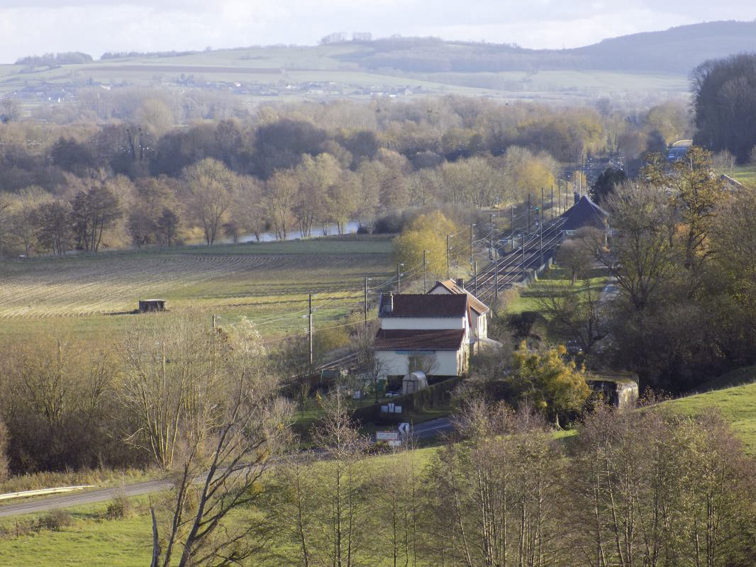 Ligne Maginot - 106 - PONT-MAUGIS - (Blockhaus lourd type STG / STG-FCR - Double) - Le 106 à droite, Bb115 à gauche, pris de nord-ouest