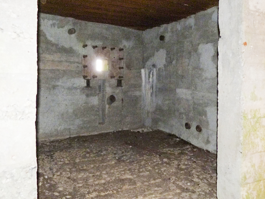 Ligne Maginot - CEZF-18 - LA CASSINE OUEST - (Casemate d'infanterie - double) - 