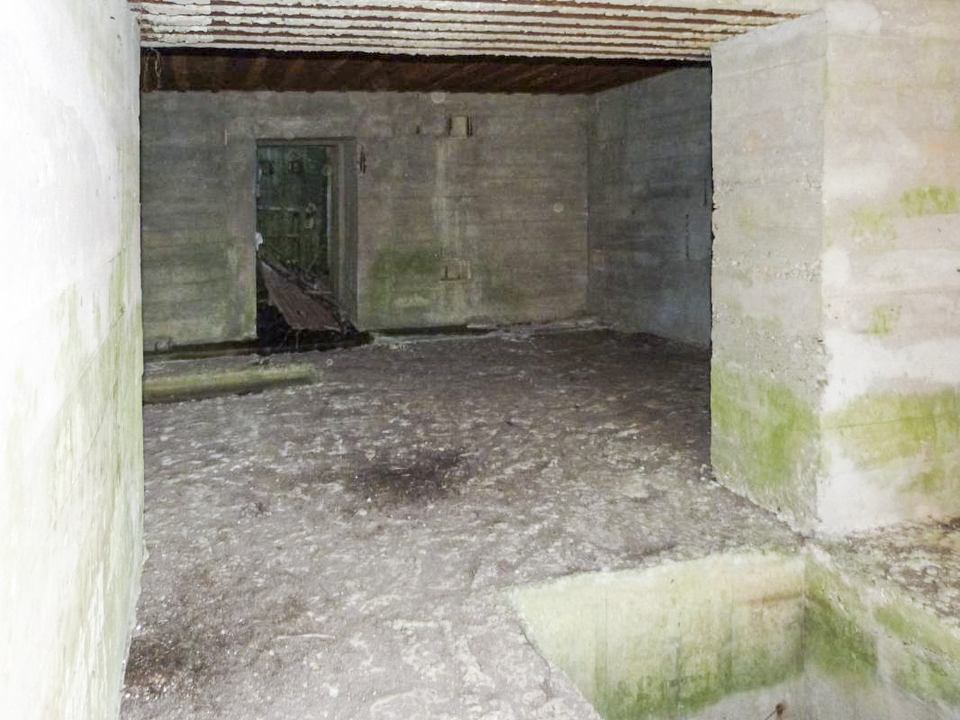 Ligne Maginot - CEZF-18 - LA CASSINE OUEST - (Casemate d'infanterie - double) - 