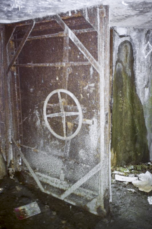 Ligne Maginot - MF15 - R - BOUCHON LOUIS VAL - (Poste GRM - Maison Forte) - La porte d'entrée - R Tucker