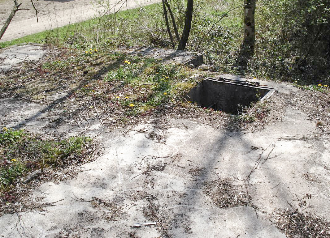Ligne Maginot - MF15 - R - BOUCHON LOUIS VAL - (Poste GRM - Maison Forte) - 1er étage, la trappe d'accès depuis la blockhaus