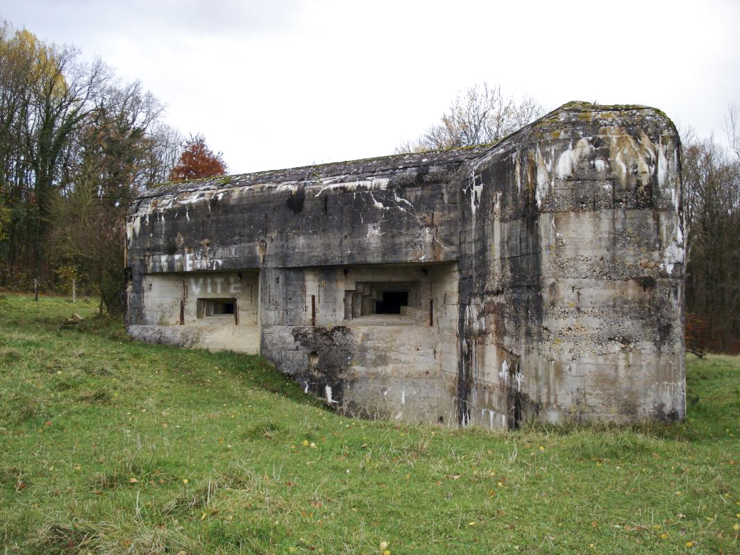 Ligne Maginot - CEZF-34  - LES TOURNILLONS - (Casemate d'infanterie - double) - Face est