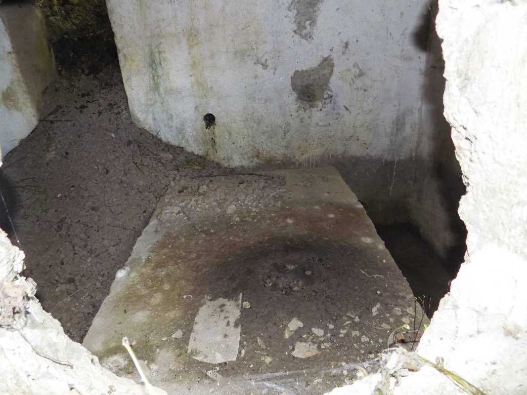 Ligne Maginot - 5 - BELLEVUE SUD - (Blockhaus pour arme infanterie) - L’intérieur, pris du créneau gauche