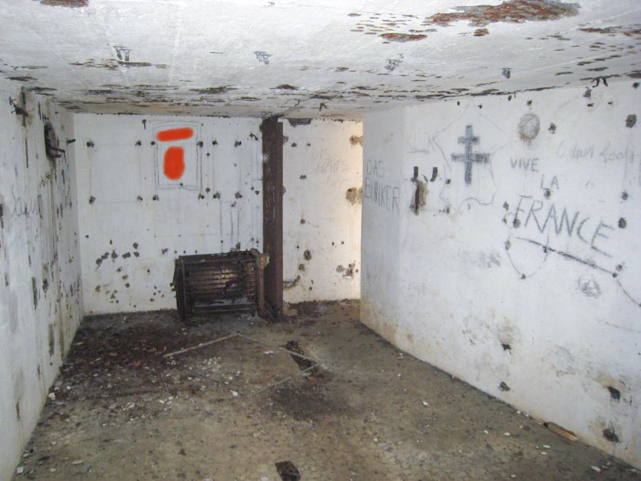 Ligne Maginot - BOIS DE LA COTE (169° RIF) - (PC de Sous-Secteur) - L'intérieur du central téléphonique