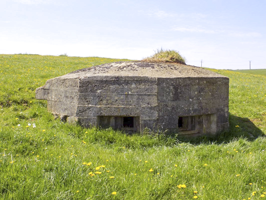 Ligne Maginot - BB129-G - GRAND MORT FONTAINE - (Blockhaus pour arme infanterie) - Faces droite et frontale - R Tucker