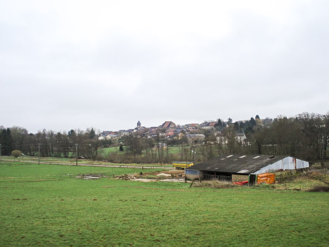 Ligne Maginot - K - FERME DU MOULIN - (Blockhaus pour canon) - Vue nord est vers Remilly-Aillicourt - R Tucker