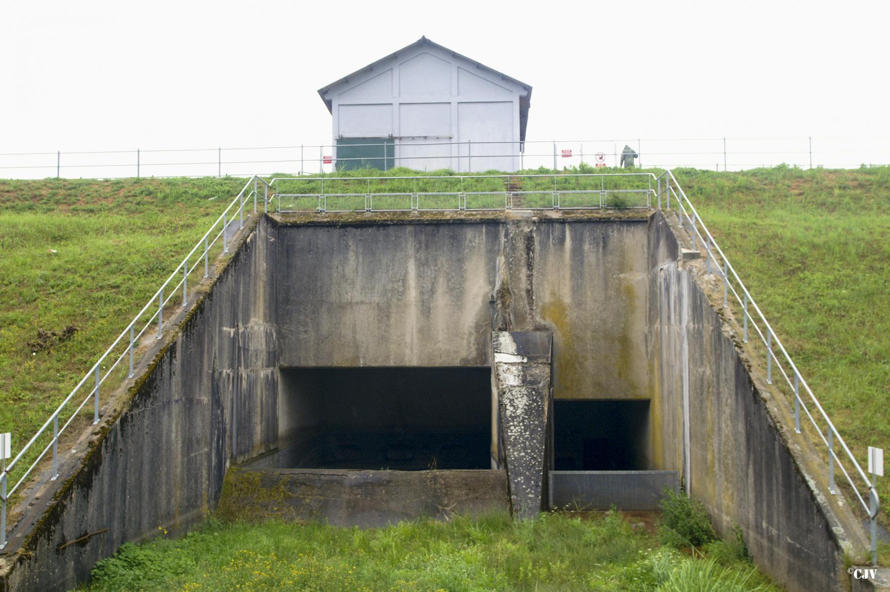 Ligne Maginot - RESERVOIR DE DIEFENBACH - (Inondation défensive) - Le local des vannes et le passage