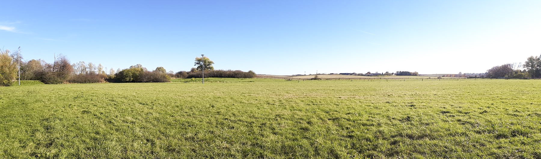 Ligne Maginot - DIGUE DE REMERING - (Inondation défensive) - Le bief d'inondation en aval coté ennemi
On aperçoit la digue de retenue sur la gauche - Gregory Fuchs
