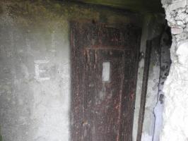 Ligne Maginot - BB24 - (Blockhaus pour canon) - La porte métallique du blockhaus.