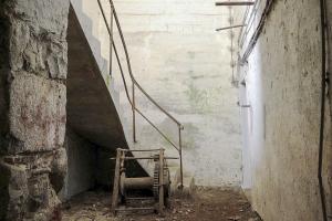 Ligne Maginot - VULMIS OU VULMIX - (Position d'artillerie préparée) - Escalier vers les magasins à munitions