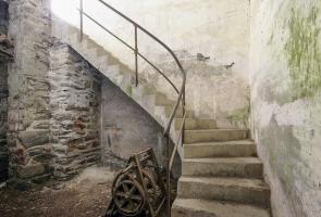 Ligne Maginot - VULMIS OU VULMIX - (Position d'artillerie préparée) - Escalier vers les magasins à munitions