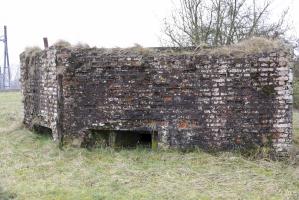 Ligne Maginot - CITE SOLVAY 3 - (Blockhaus pour arme infanterie) - Bloc à 2 embrasures, camouflé, probablement en grange.