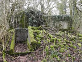 Ligne Maginot - AB32-B - LANDERT OUEST - (Blockhaus pour canon) - L'accès vers l'entrée hommes et l'avancée pour FM.