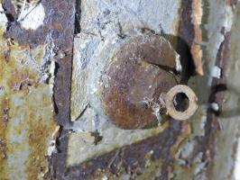 Ligne Maginot - GUERLETTE - (Casemate d'infanterie - double) - Tube d'évacuation du surplus de pression dans la chambre de tir et son bouchon d'obturation