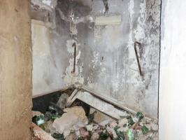 Ligne Maginot - DEHLINGEN NORD - (Central téléphonique d'observation) - L'intérieur du Central d'observation
Local observation, empli de détritus