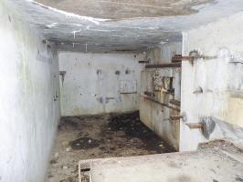 Ligne Maginot - BB24 - (Blockhaus pour canon) - La chambre de tir du blockhaus. L'affût crinoline a disparu.