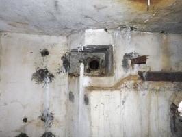Ligne Maginot - BB24 - (Blockhaus pour canon) - Un orifice de ventilation.