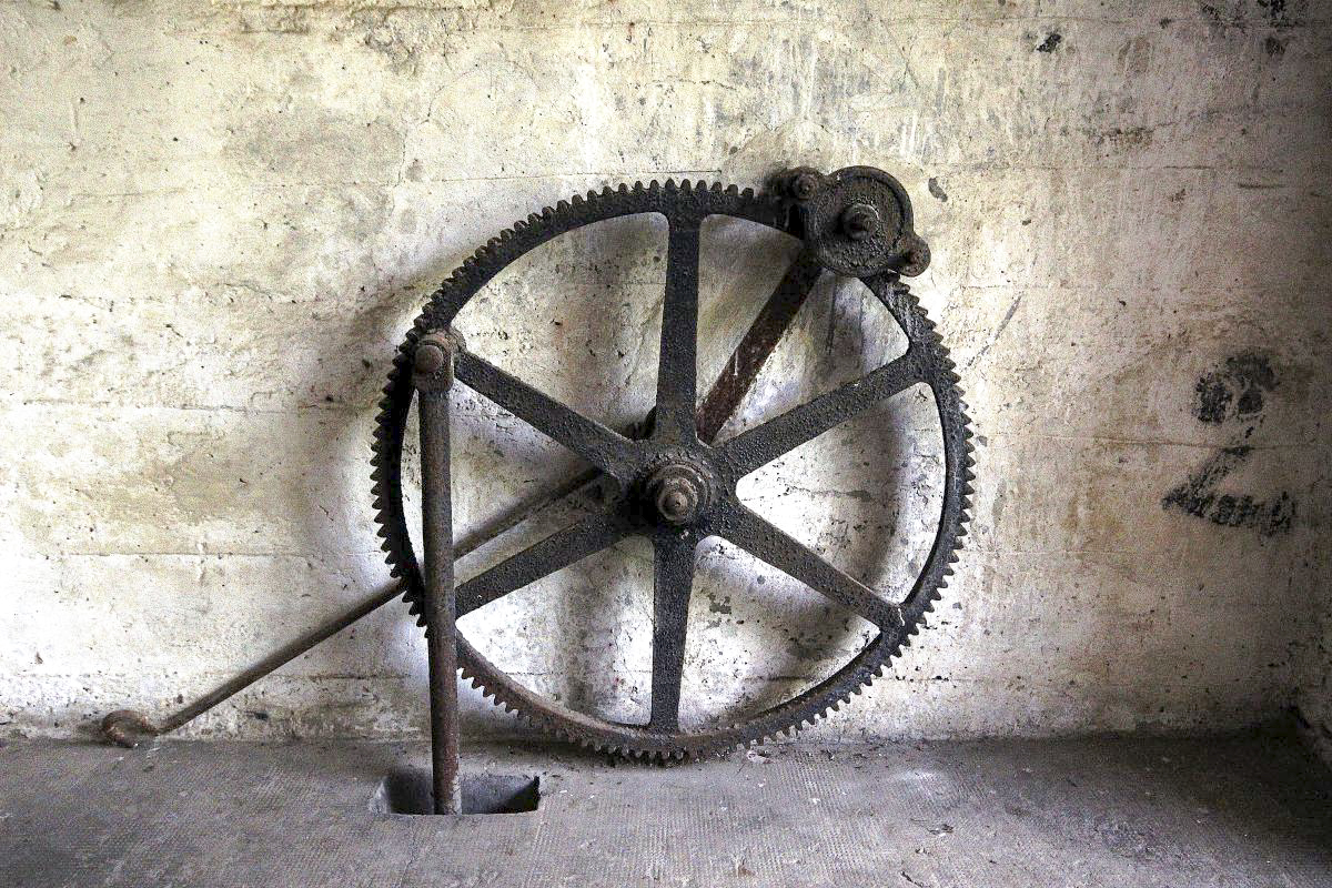 Ligne Maginot - VULMIS OU VULMIX - (Position d'artillerie préparée) - Le mechanisme du pont-levis