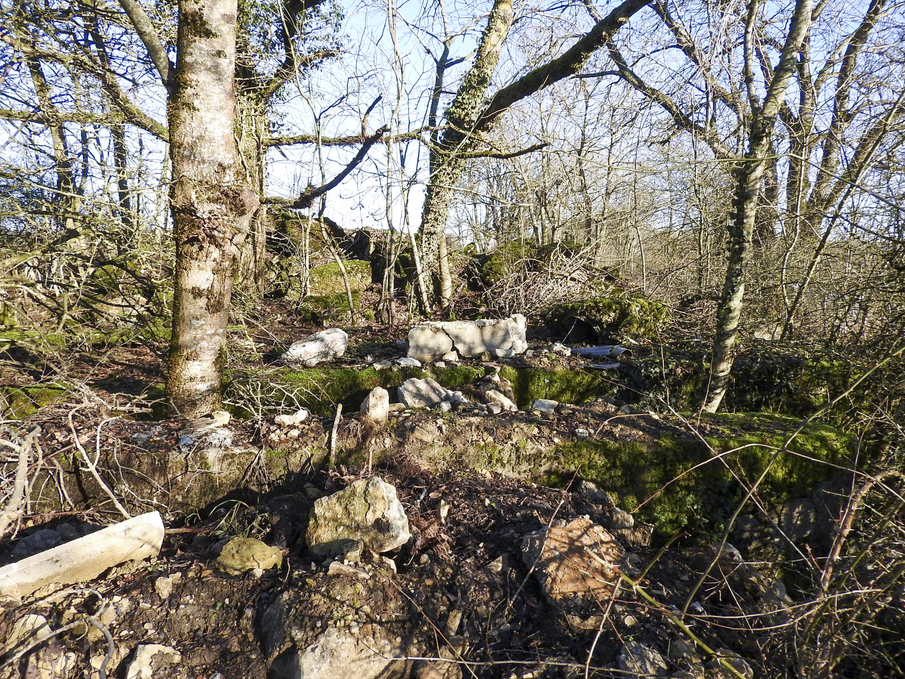 Ligne Maginot - COUME SUD - (Casernement) - Les ruines des casernements.