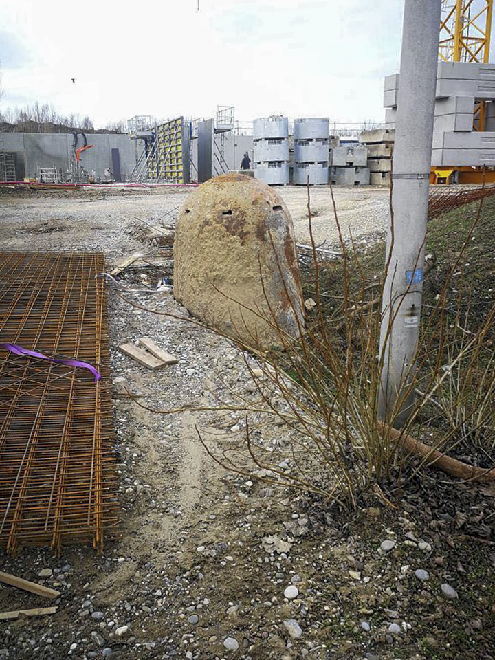 Ligne Maginot - 30B/1 - PONT-RAIL DE NEUF-BRISACH (FAHRGRUN) - (Abri) - Cloche allemande retrouvée à l'emplacement de l'abri en 2019