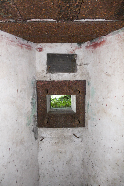 Ligne Maginot - SCHLOSSWALD 4 - (Blockhaus pour arme infanterie) - Créneau fusil mitrailleur - Christian LENHARD