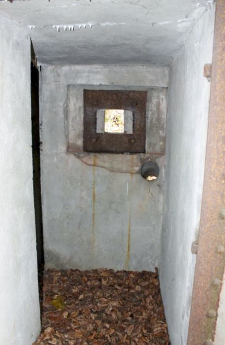 Ligne Maginot - SCHLOSSWALD 1 - (Blockhaus pour arme infanterie) - SAS d'entrée
Créneau FM
