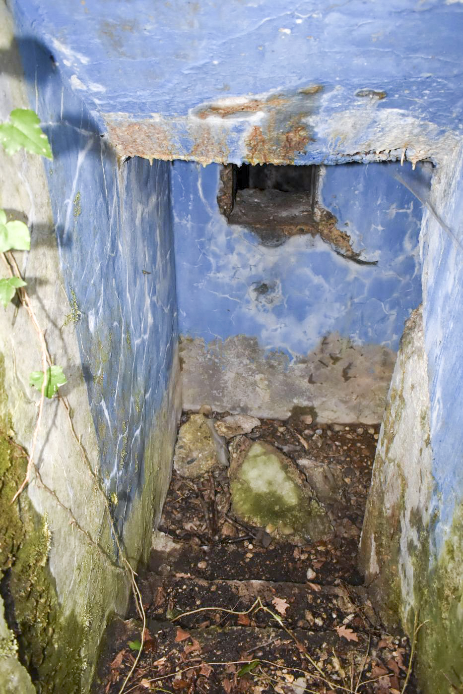 Ligne Maginot - BAERENRAIN 2 - (Abri) - Entrée nord avec le créneau de défense.