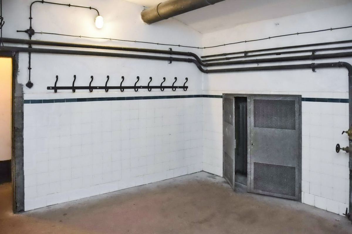 Ligne Maginot - GUENTRANGE (FESTE DE) - (Ouvrage d'artillerie) - Vestiaire des douches, avec chauffage par radiateur
