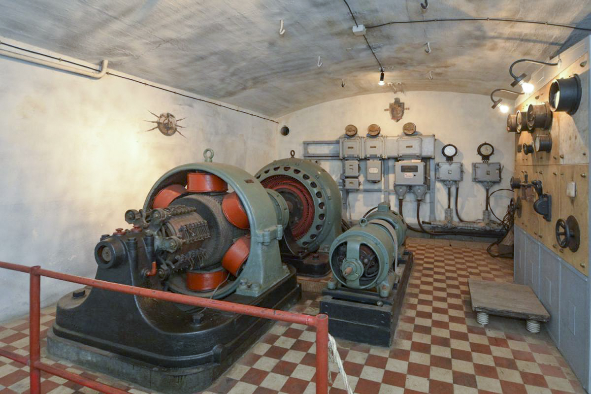Ligne Maginot - GUENTRANGE (FESTE DE) - (Ouvrage d'artillerie) - L'usine électrique
Convertisseurs 400V - 110V continus